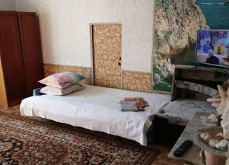 Аренда трехкомнатной квартиры, 120 м2, Балаклава, улица Кирова, 41А