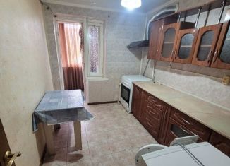 Сдам в аренду 2-ком. квартиру, 53 м2, Майкоп, Пионерская улица, 383А