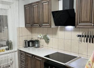 Продаю 1-ком. квартиру, 37 м2, Ставрополь, улица Бруснева, 11