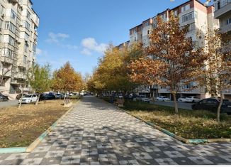 Продам двухкомнатную квартиру, 80 м2, Махачкала, улица Вузовское Озеро, 15к3, ЖК Вузовское озеро