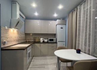 Аренда 2-ком. квартиры, 41 м2, Татарстан, улица Александра Курынова, 10к1