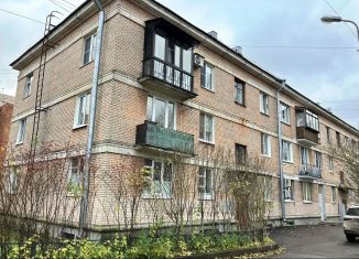 Сдается 1-комнатная квартира, 39.5 м2, Петергоф, Константиновская улица, 2