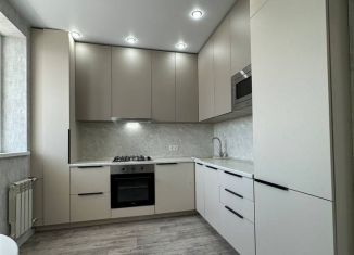 Продам 3-ком. квартиру, 60 м2, Ростов-на-Дону, улица 35-я Линия, 8