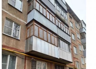 Продается 4-ком. квартира, 58 м2, Кохма, Октябрьская улица, 58