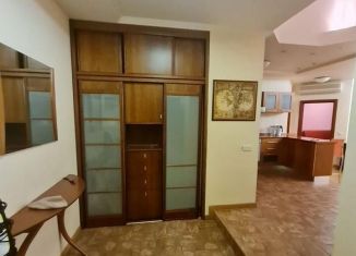 Продается 2-ком. квартира, 70 м2, Москва, САО, улица Куусинена, 21А