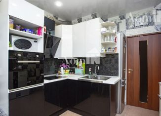 Продается трехкомнатная квартира, 78.9 м2, Санкт-Петербург, улица Седова, 60, метро Ломоносовская