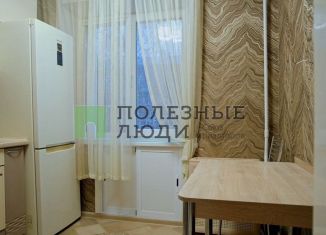 Продается 3-ком. квартира, 62.2 м2, Кировская область, Пятницкая улица, 102