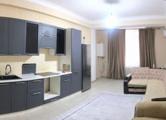 Сдаю 2-ком. квартиру, 70 м2, Дагестан, Мекегинская улица, 37