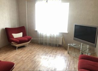 Сдаю в аренду 3-ком. квартиру, 80 м2, Казань, улица Тыныч, 3