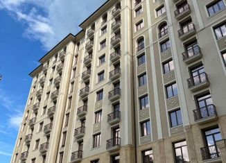 Продаю 2-комнатную квартиру, 98 м2, Нальчик, проспект Ленина, 1Д