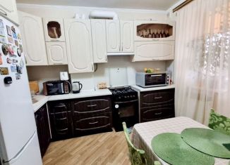 Продажа 3-ком. квартиры, 75 м2, станица Динская, Пролетарская улица, 1А