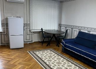 Сдается в аренду 2-ком. квартира, 45 м2, Махачкала, улица Гайдара Гаджиева, 14