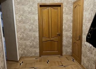 Сдается двухкомнатная квартира, 70 м2, Владикавказ, Весенняя улица, 7к1