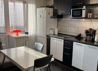 Сдача в аренду 1-ком. квартиры, 50 м2, Самара, улица Калинина, 34, метро Кировская