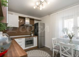 Продажа 2-ком. квартиры, 47 м2, Тюмень, улица Ю.-Р.Г. Эрвье, 10, Центральный округ