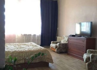 Сдается в аренду 2-комнатная квартира, 70 м2, Волгоград, Советская улица, 27, Центральный район