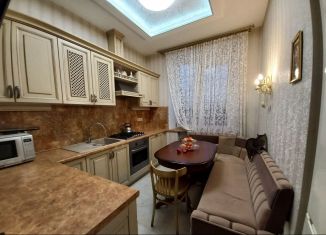 Продажа двухкомнатной квартиры, 58 м2, Санкт-Петербург, улица Громова, 10, метро Новочеркасская