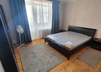 2-комнатная квартира в аренду, 38 м2, Москва, Малая Тульская улица, 6, метро Тульская