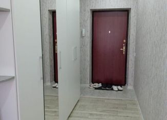 Сдаю 2-ком. квартиру, 62 м2, Арск, улица Баки Урманче, 28