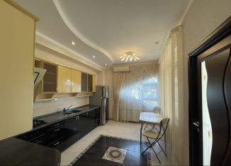 Продается двухкомнатная квартира, 50 м2, Сочи, улица Макаренко, 40, микрорайон Макаренко