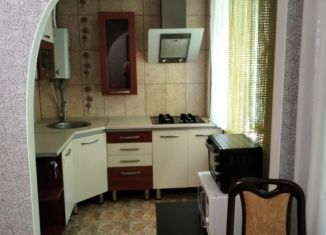 Продаю трехкомнатную квартиру, 60 м2, Армянск, улица Иванищева, 19