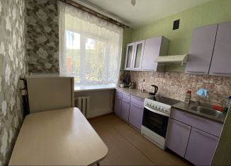 Сдам 1-ком. квартиру, 33 м2, Слюдянка, улица Ленина, 95