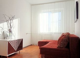 Сдается двухкомнатная квартира, 45 м2, Краснодар, улица Атарбекова, 31