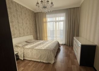 Сдам в аренду 3-ком. квартиру, 103 м2, Красноярск, улица Весны, 34, ЖК Скайсевен