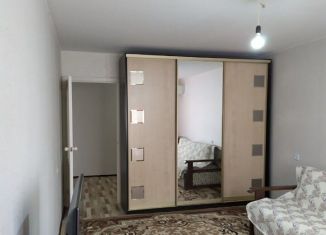 2-комнатная квартира в аренду, 56 м2, поселок городского типа Афипский, Комсомольская улица