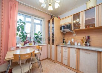 Продам двухкомнатную квартиру, 48 м2, Свердловская область, улица Академика Бардина, 12