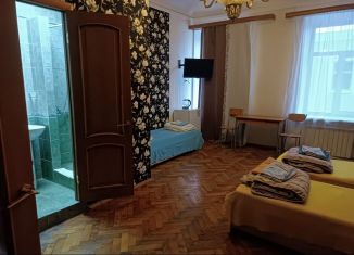 Сдается в аренду комната, 30 м2, Санкт-Петербург, улица Рубинштейна, 29/28, метро Звенигородская