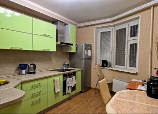 Продам 1-ком. квартиру, 39 м2, деревня Брёхово, микрорайон Школьный, к8