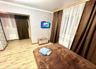 Сдается в аренду 1-ком. квартира, 50 м2, Астрахань, Боевая улица, 126к8