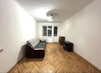 Продается 3-ком. квартира, 61 м2, Кабардино-Балкариия, улица Нахушева, 93