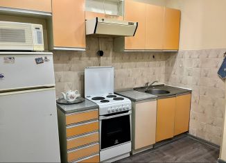 Аренда двухкомнатной квартиры, 65 м2, Москва, Липецкая улица, 15к1, ЮАО