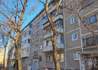 Продается 4-комнатная квартира, 75 м2, Екатеринбург, улица Смазчиков, 8