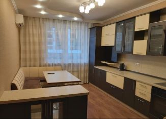 Сдам 2-ком. квартиру, 75 м2, Московская область, Рождественская улица, 11