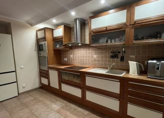 Продам 4-ком. квартиру, 112 м2, Пермь, улица Академика Королёва, 4А