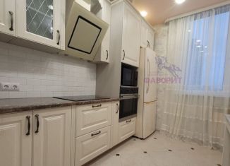 Продажа 3-ком. квартиры, 87 м2, Оренбург, Салмышская улица, 72