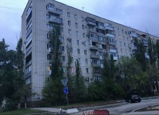 Продаю 2-ком. квартиру, 46 м2, Волгоград, улица Кирова, 133