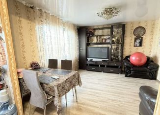 Продаю трехкомнатную квартиру, 58 м2, Екатеринбург, улица Пехотинцев, 7