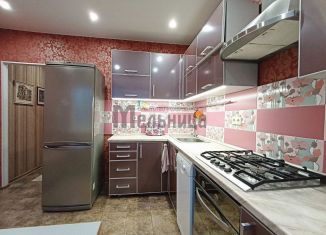 Продам 2-ком. квартиру, 73 м2, Волгоград, улица Базарова, 6