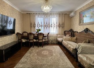 Продаю трехкомнатную квартиру, 94 м2, Каспийск, улица Ленина, 61