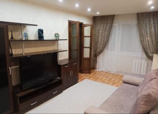 Сдаю 3-ком. квартиру, 45 м2, Омск, 21-я Амурская улица, 20Б