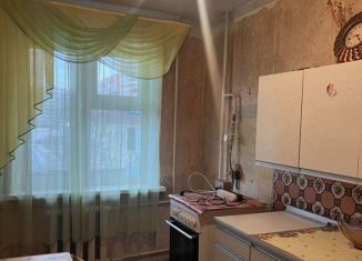 Продам 3-ком. квартиру, 72 м2, Йошкар-Ола, улица Петрова, 4, микрорайон Ленинский