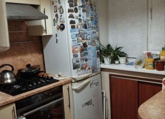 Продам четырехкомнатную квартиру, 43.2 м2, Курск, улица Кати Зеленко, 7А