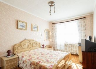 Продажа 3-ком. квартиры, 75 м2, посёлок городского типа Октябрьский, микрорайон Западный, 2