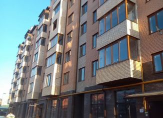 Продам 2-ком. квартиру, 62 м2, Владикавказ, улица Генерала Дзусова, 4А