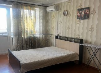 Сдается в аренду 2-ком. квартира, 50 м2, Саки, улица Ленина, 40