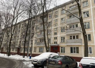 Сдаю в аренду 3-комнатную квартиру, 54 м2, Москва, улица Коштоянца, 3